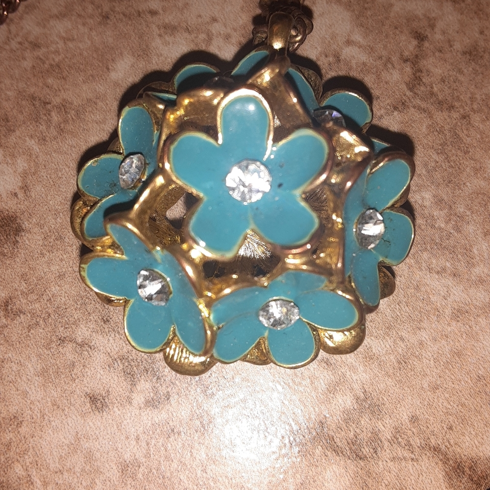Necklace - Picture 3 of 4